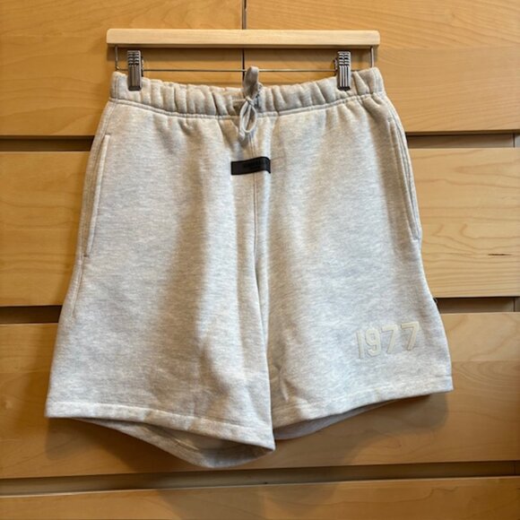 Fear of God ESSENTIALS Light Oatmeal Grey Shorts, Size: XS - Picture 2 of 8